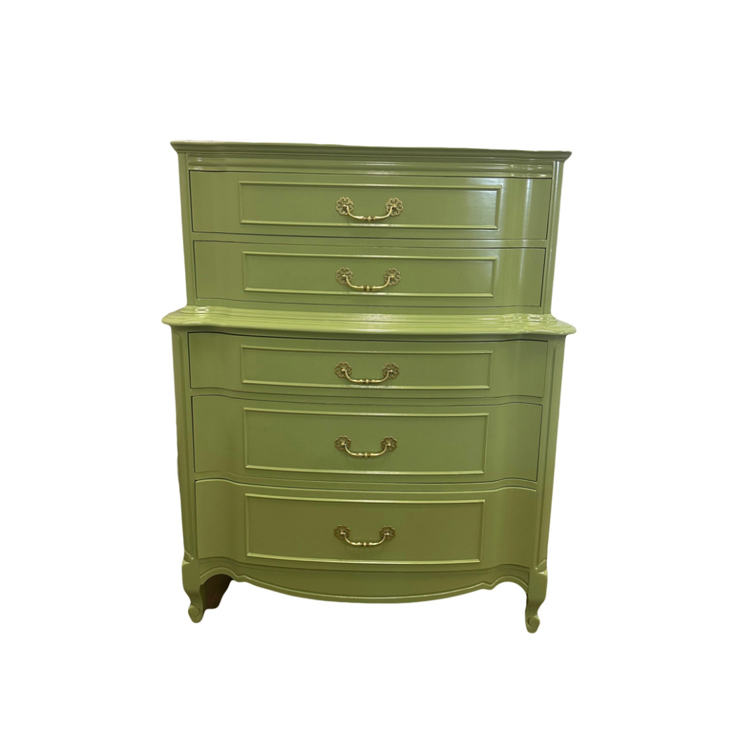AVAILABLE:: Five Drawer Traditional Chest